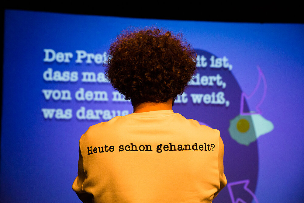 Performance 'Denken ohne Geländer' für Jugendliche ab 12 Jahren. Koproduktion pulk fiktion und Freies Werkstatt Theater Köln